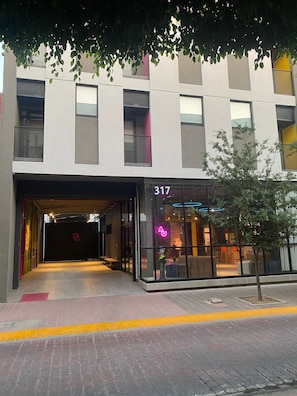 Front of property - ALT Urbana (León)