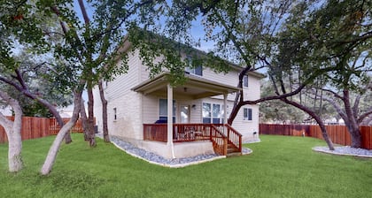 2-story house with back patio, grill, streaming, washer/dryer, & 2 living areas