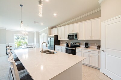 BRAND NEW 2Bed,2Bth+Den GOLF CONDO at THE NATIONAL in Ave Maria.  