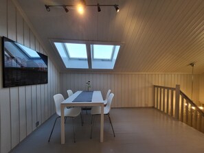 Dining - Mercury House, Cathedral View! Free parking! (Trøndelag)