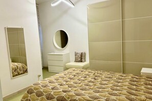 2 bedrooms, bed sheets - N274 - Numana, two-room apartment with balcony in the center (Numana)