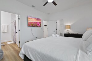 Room - Lovely New 4BR/2BA Modern House (Port Charlotte)