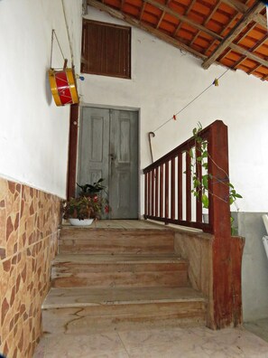Interni