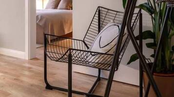 2 makuuhuonetta, silitysrauta/-lauta, vauvan matkasänky, Wi-Fi