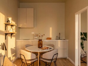 Dining - TurnKey | Karlin Apartment I (Praha 8)