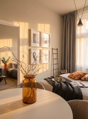 2 bedrooms, iron/ironing board, travel crib, WiFi - TurnKey | Karlin Apartment II (Praha 8)