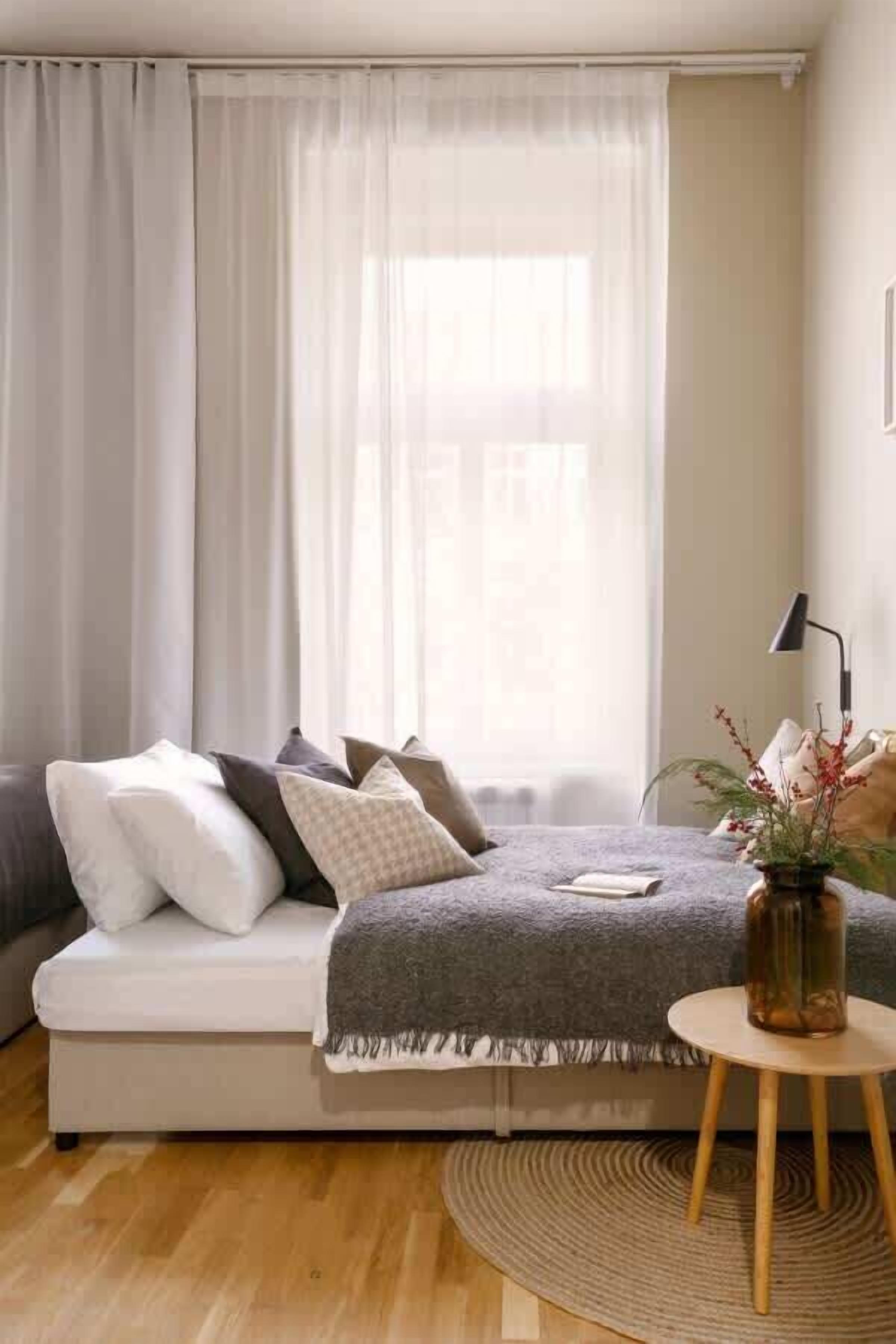 5 habitaciones, tabla de planchar con plancha, wifi y ropa de cama 