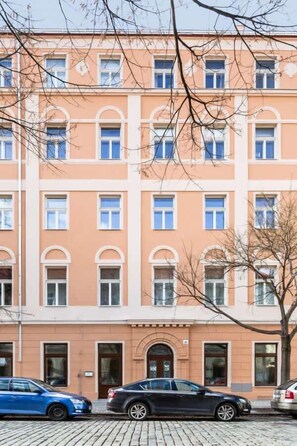 Exterior - TurnKey | Karlin Studio I (Praha 8)