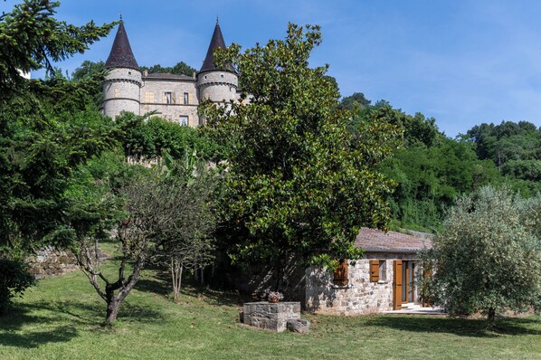 Exterior - House 'Les Sources Gîte Calabert' with Shared Pool, Private Terrace and Air Conditioning (Chambonas)