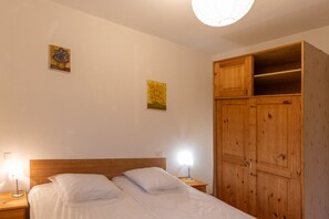 2 bedrooms