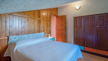 2 chambres, fer et planche Ă repasser, Wi-Fi gratuit, draps fournis