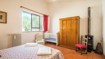 2 chambres, fer et planche Ă repasser, Wi-Fi gratuit, draps fournis