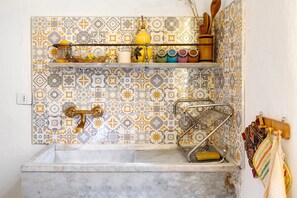 Regadera y secadora de cabello 