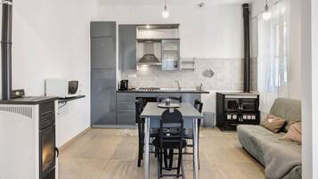 KylskÄp, mikrovÄgsugn, ugn och spishÀll