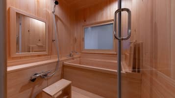 Triple Room | Bathroom | Hair dryer, towels, soap, shampoo