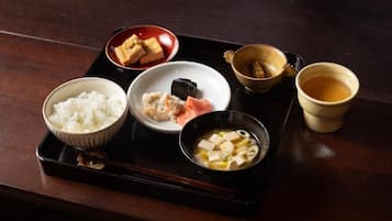 Daily Japanese breakfast (JPY 1100 per person)
