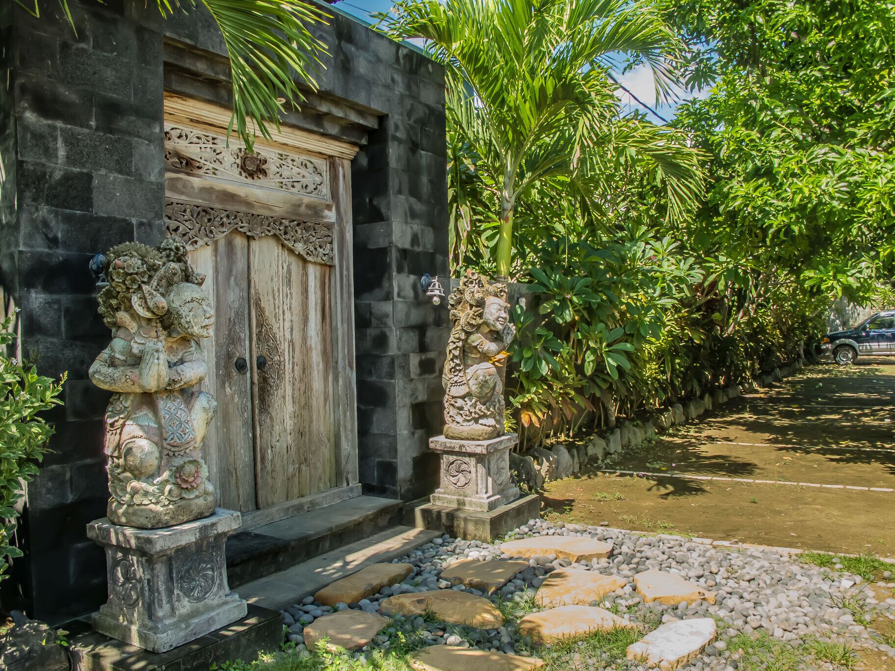 Fachada de la propiedad