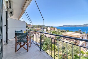 Property grounds - Apartment 'One Bedroom  with Sea View' with Sea View (Nikiana)
