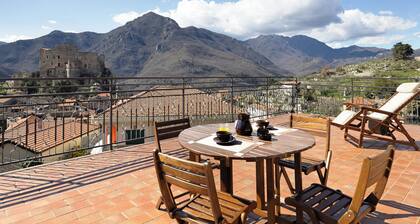 Appartement 'La Terrazza Del Tempo' avec vue sur la montagne, Wi-Fi et climatisation