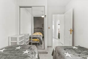2 chambres, fer et planche Ă repasser, Wi-Fi gratuit, draps fournis