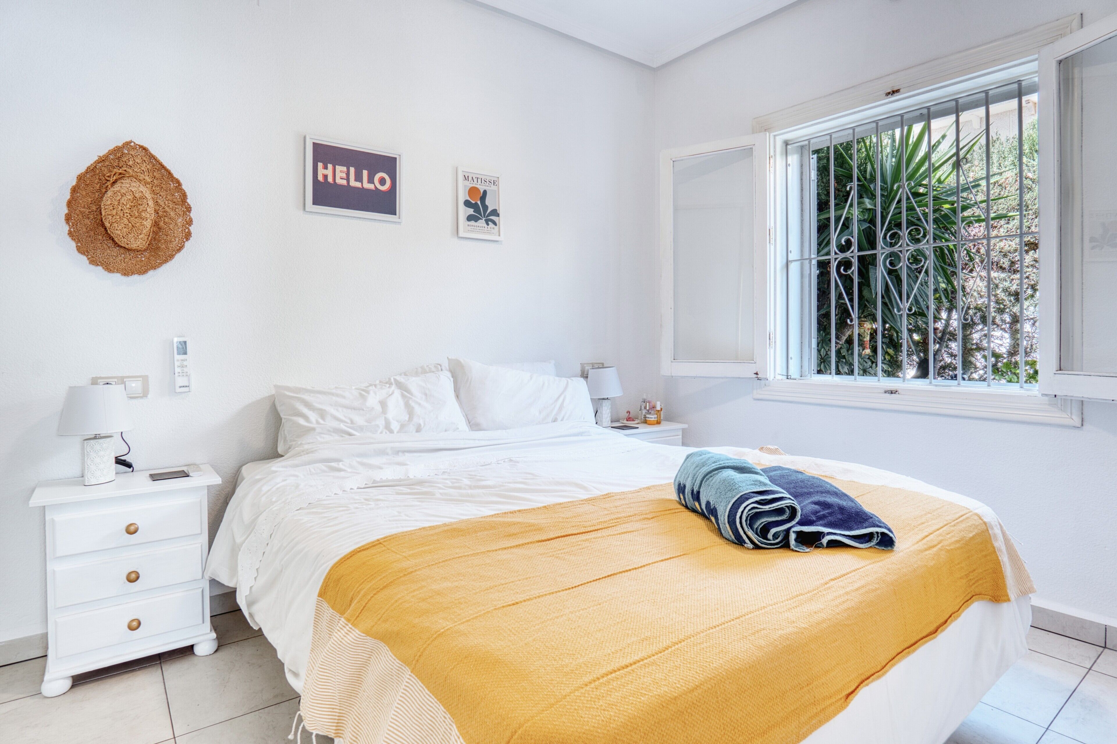 2 室のベッドルーム、アイロン / アイロン台、WiFi (無料)、ベッドシーツ