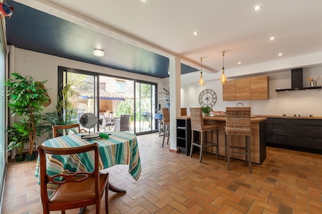 Interior. Villa 'L'acanthe' with Private Pool, Private Terrace, and Wi-Fi