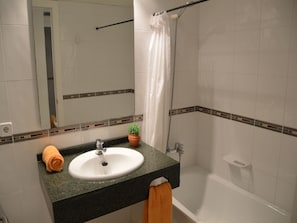 Shower, towels