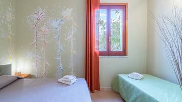 2 chambres, fer et planche à repasser, Wi-Fi gratuit, draps fournis