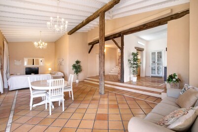 Vacation Villa 'Saint Maxime' with Sea View, Private Pool and Wi-Fi