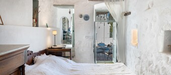 Apartment "Traditional Hora House" with Private Terrace & Air Conditioning