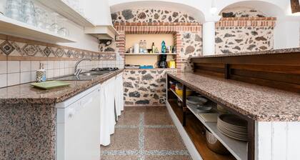 Villa 'Pedduzza' with Sea View, Private Terrace and Wi-Fi