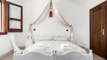 4 slaapkamers, een strijkplank/strijkijzer, gratis wifi, beddengoed