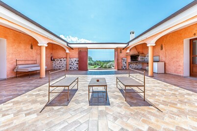 Villa 'Pedduzza' with Sea View, Private Terrace and Wi-Fi