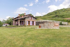 Exterior - Apartment "Serrino 2" with Mountain View, Shared Pool & Wi-Fi (san marcello piteglio)