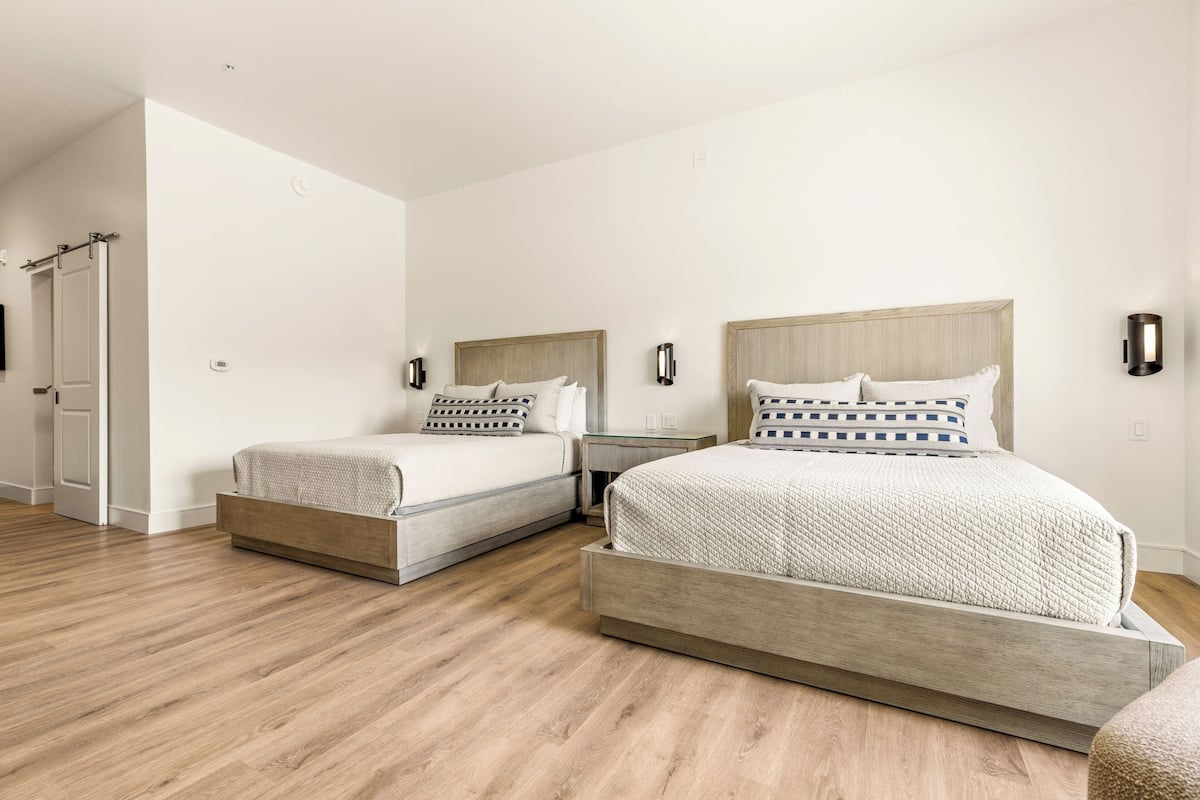 Chambre, 2 grands lits | 1 chambre, literie de qualité supérieure