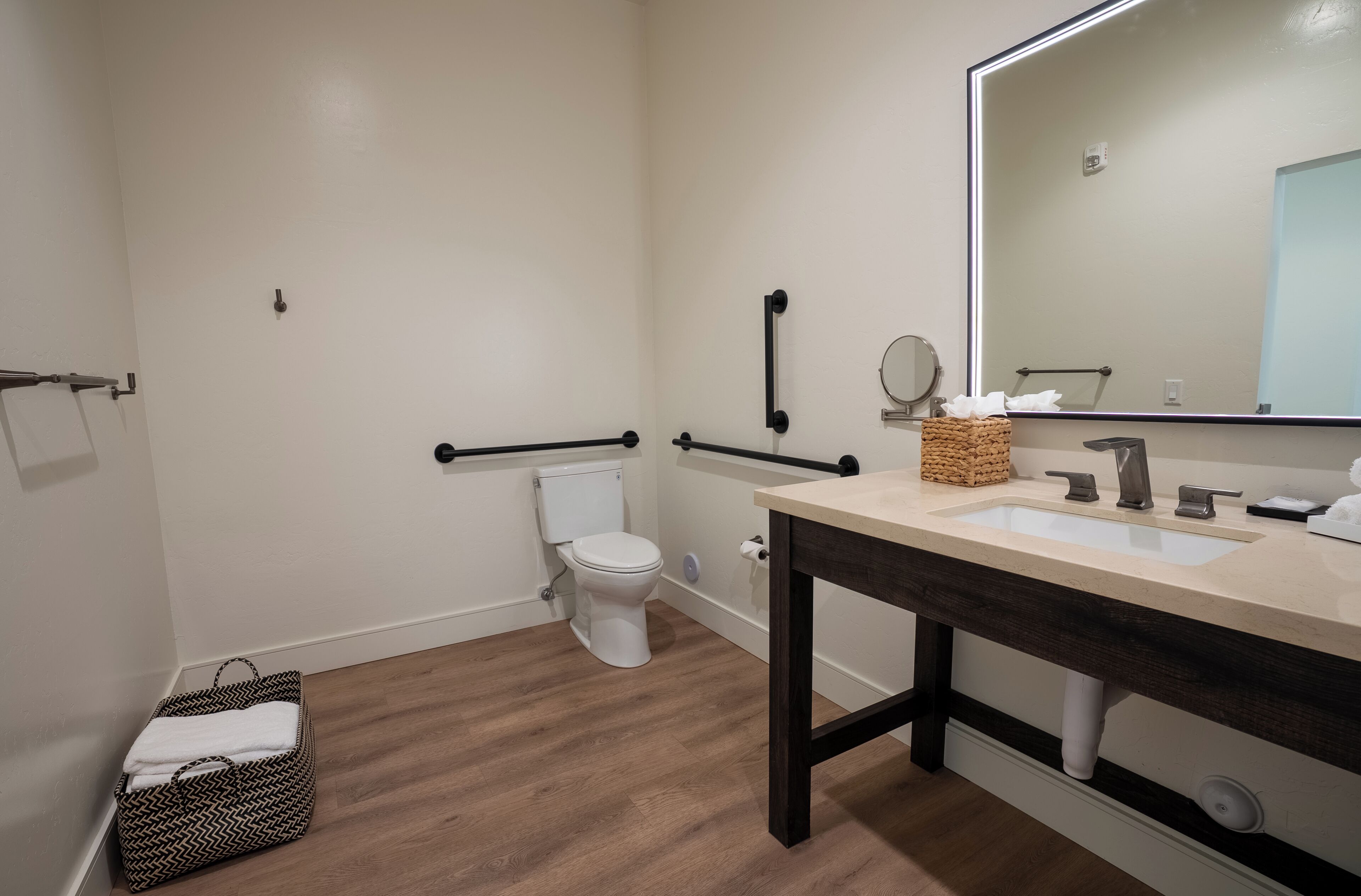 Standardzimmer, 2 Queen-Betten, barrierearm | Badezimmer