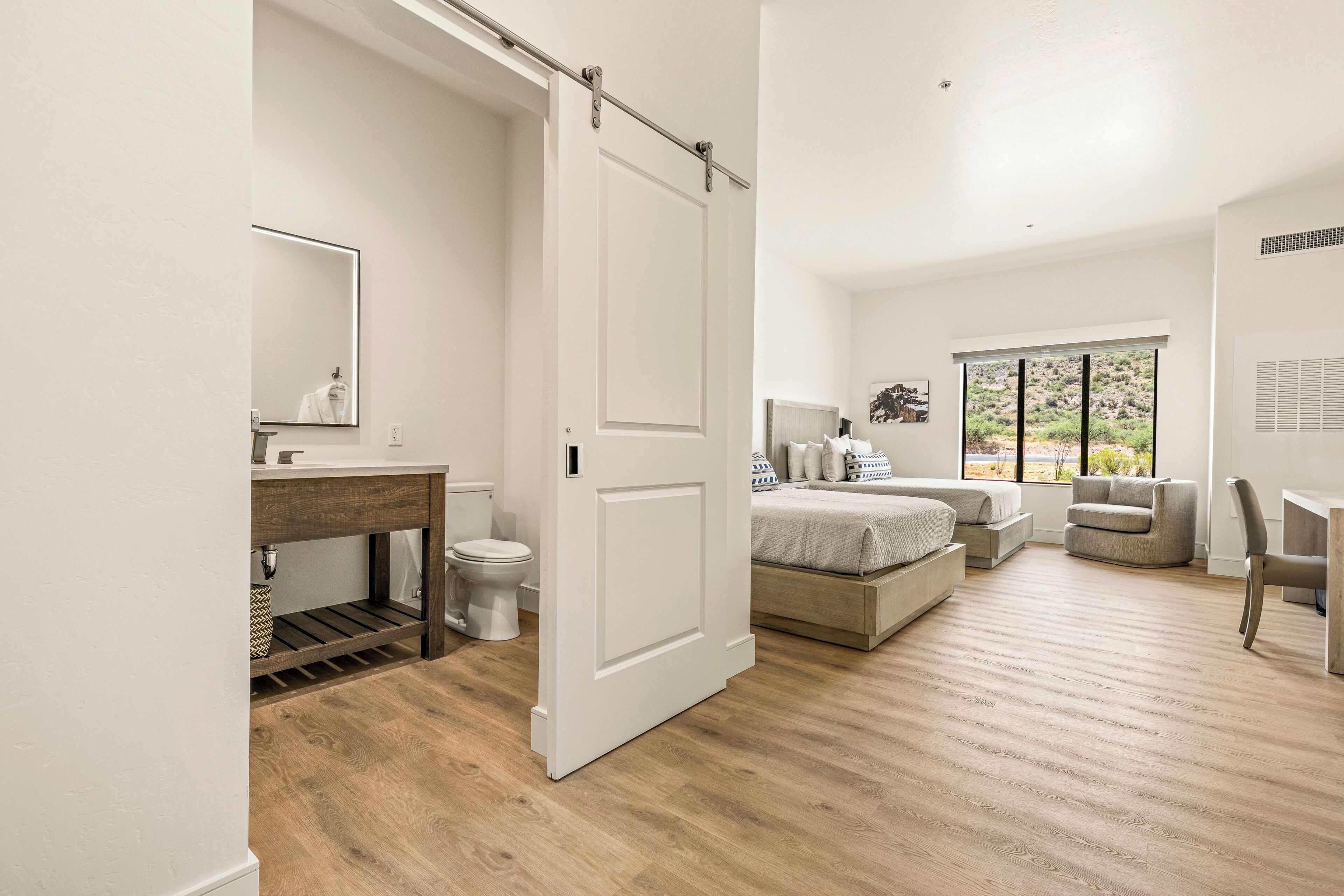 룸, 퀸사이즈침대 2개 | 고급 침구, 객실 내 금고, 책상, 암막 커튼