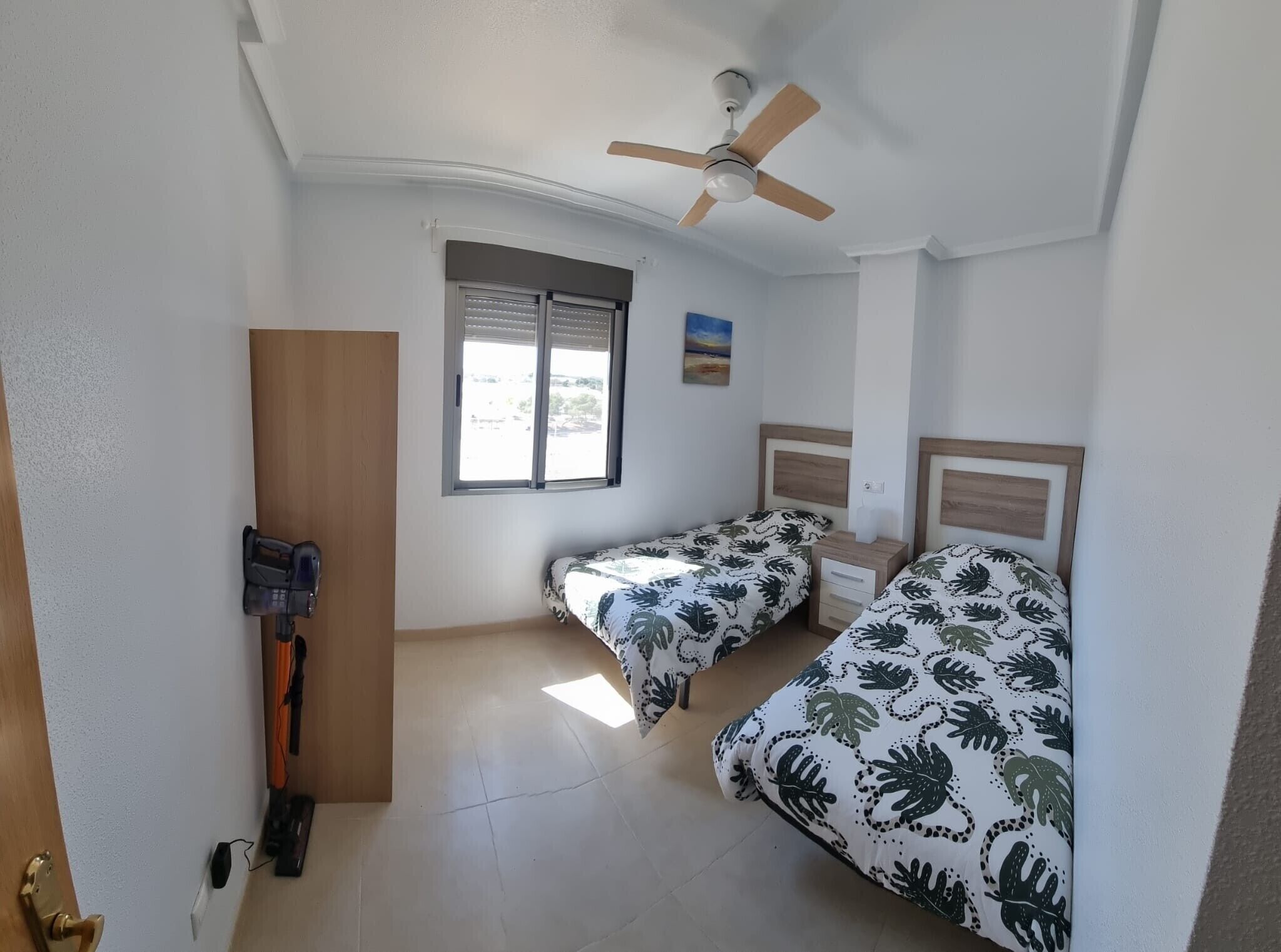 2 dormitorios, tabla de planchar con plancha, wifi gratis y ropa de cama