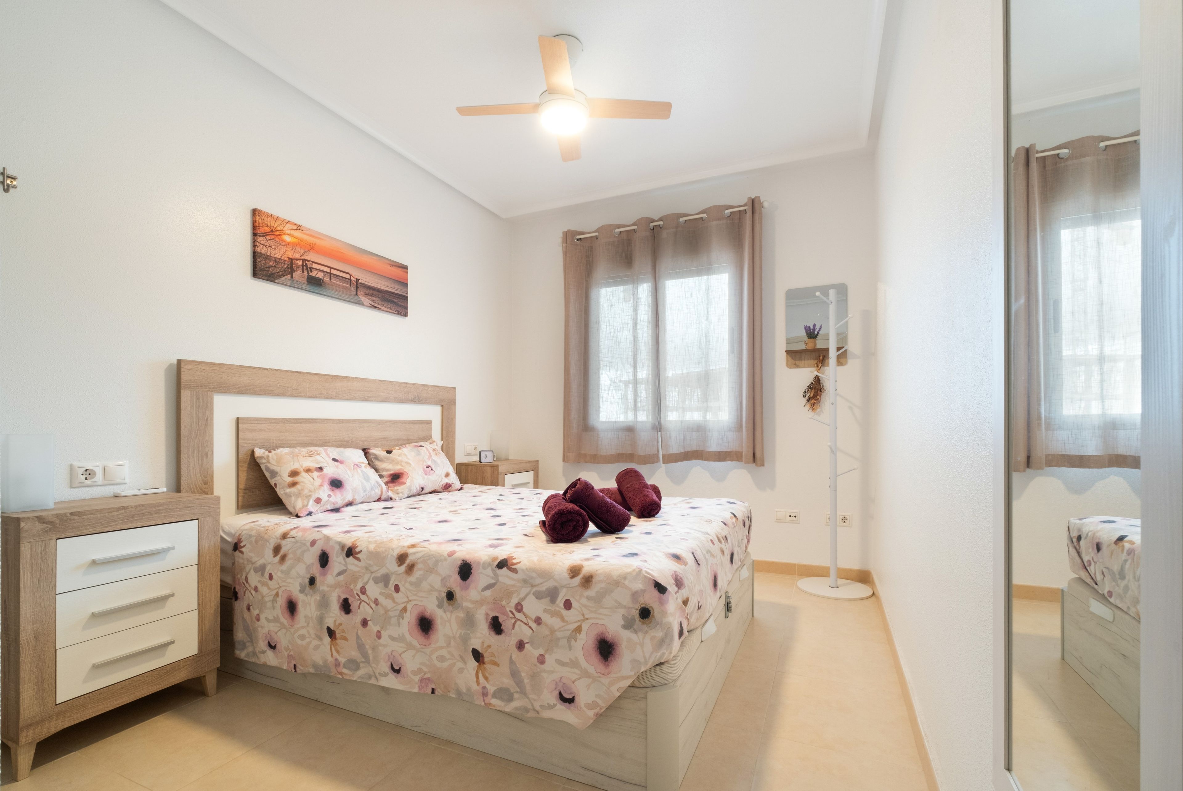 2 dormitorios, tabla de planchar con plancha, wifi gratis y ropa de cama