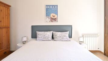 4 chambres, fer et planche à repasser, Wi-Fi gratuit, draps fournis