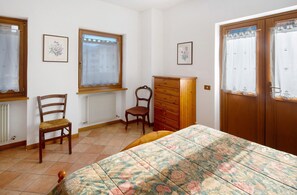 1 bedroom, free WiFi, bed sheets