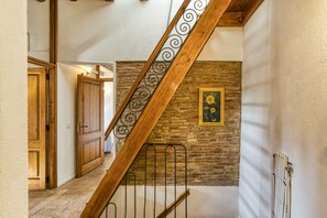 Interior - Holiday Home 'Can Roca' with Private Terrace, Wi-Fi and Air Conditioning (Montiro)