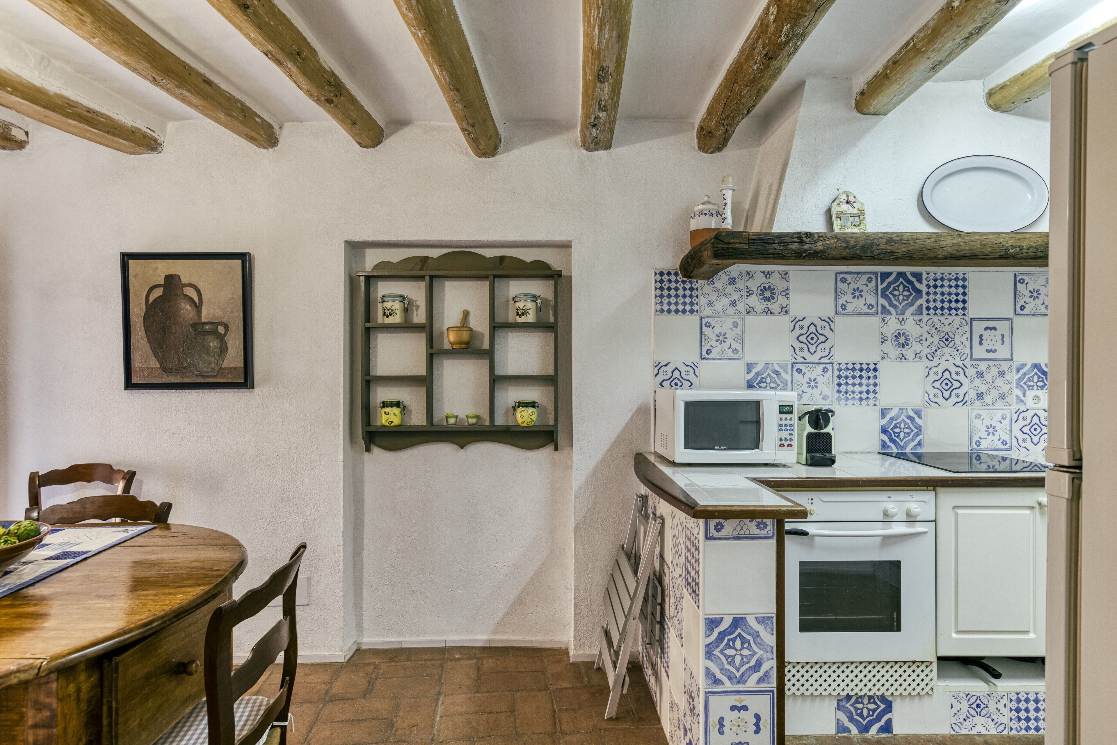 Køleskab, mikrobølgeovn, ovn, kogeplade