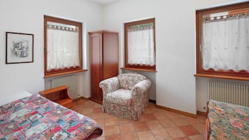 1 bedroom, free WiFi, bed sheets