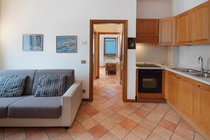 Living area - Apartment 'Residence Malibu 1' with Mountain View and Wi-Fi (Falcade)