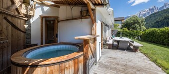 Apartment 'Residence Latemarblick' with Mountain View, Private Terrace and Whirlpool