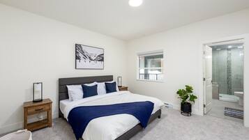 3 bedrooms, iron/ironing board, free WiFi, bed sheets