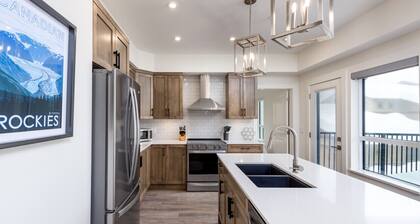 3 bedroom family friendly condo with hot tub!