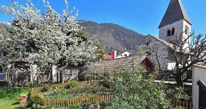 Apartment 'Wohnung Morgenduft Schnalserhof' with Mountain View, Shared Terrace and Wi-Fi