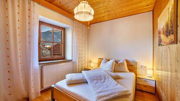 1 quarto, Wi-Fi de cortesia, roupa de cama
